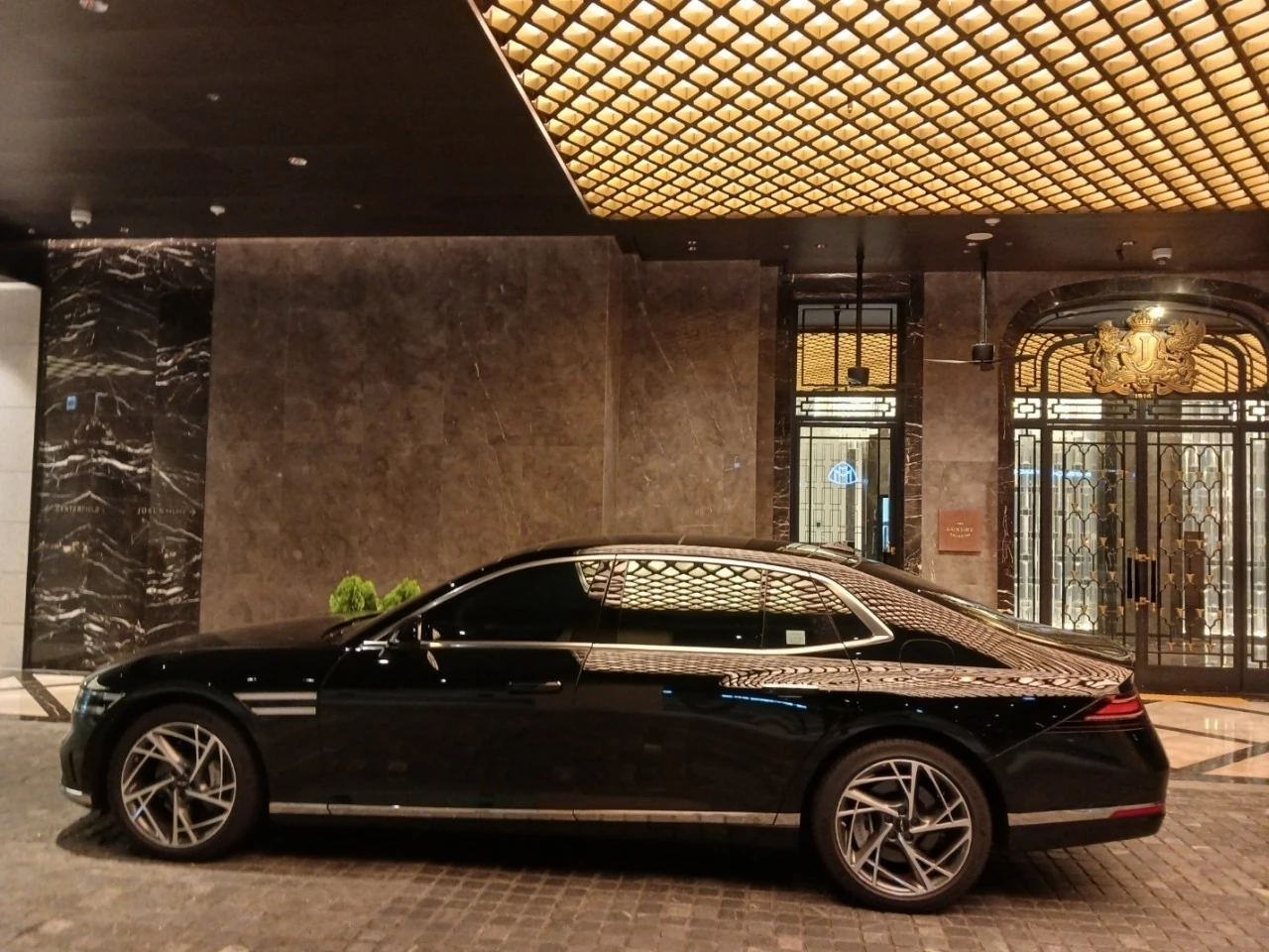 G90